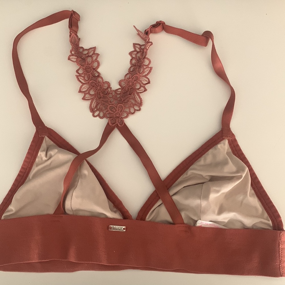 Pink bra - Picture 2 of 2